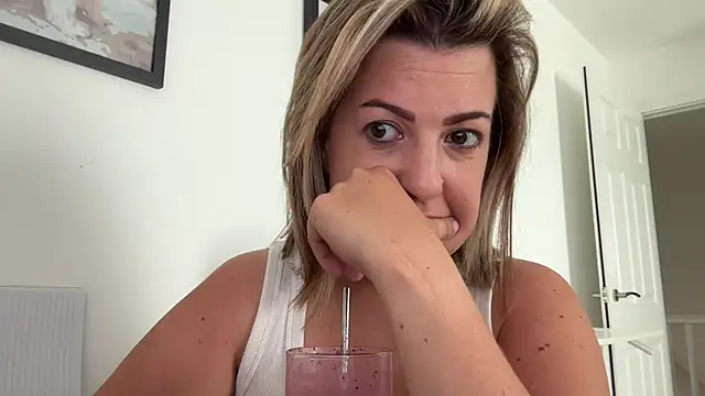 MsBelleWarick live XXX chat