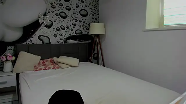 Chatroom XXX en direct de AlmaFancy