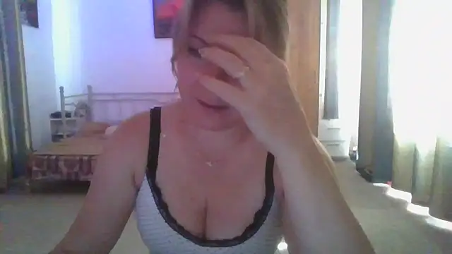 ElenaLove888 Live XXX-Chat