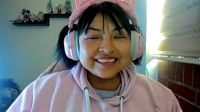 XXX chat uživo modela Shaddycute_