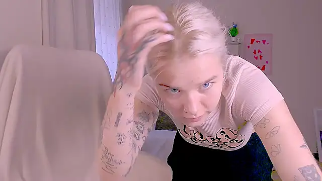 Czat XXX na żywo – Hot_Blonda