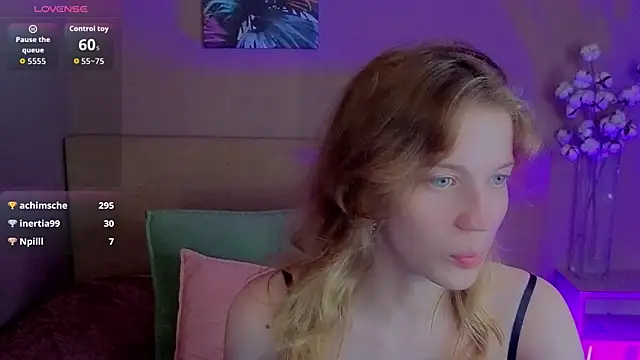 Chat XXX en directo de Emily_Cartex