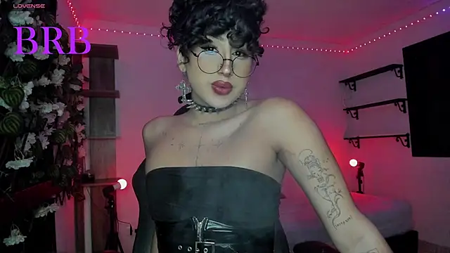 Heka_Prudence Live XXX Chat