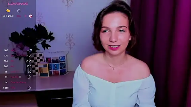 KindHazelHere_ Chat XXX in diretta