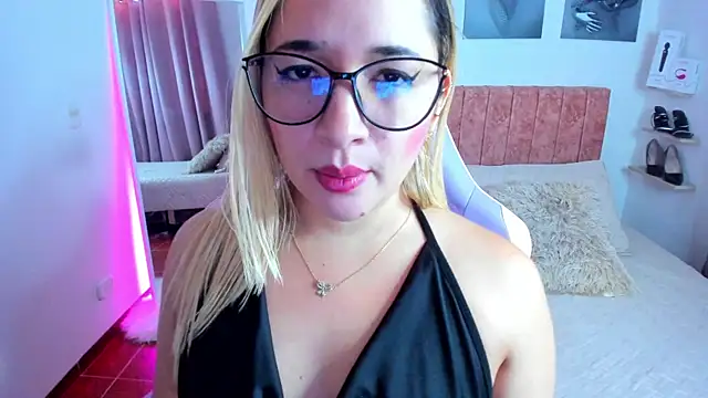 แชท XXX สดของ SamanthaBeltran
