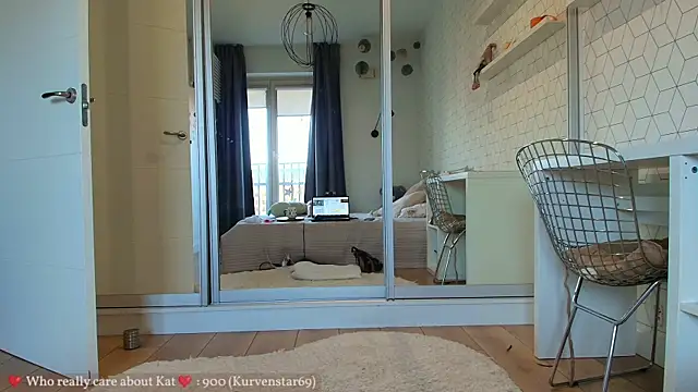 KatyaFods_'s Live XXX Chat