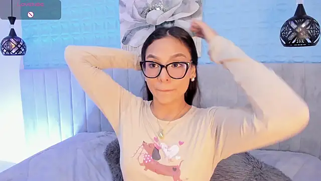 amira_cute2 Adlı Modelin Canlı XXX Sohbeti