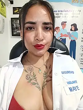 Show de MAYE__13 na webcam