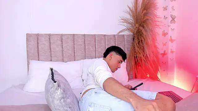 Michael_Jordan_zz – Naživo XXX chat