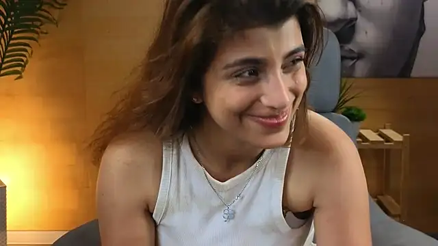 DinahSysak Adlı Modelin Canlı XXX Sohbeti