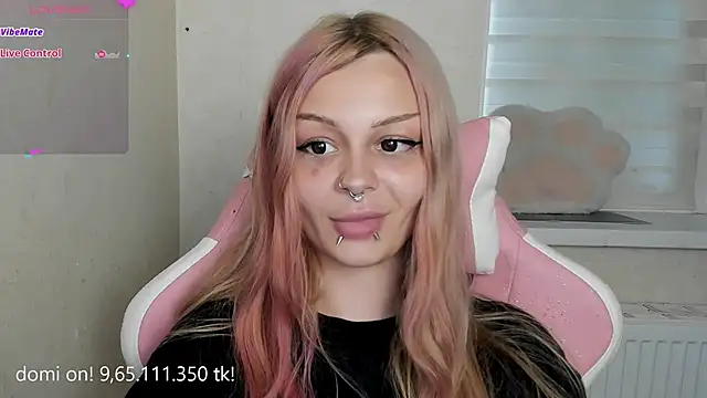MelonyEmo's Live XXX Chat