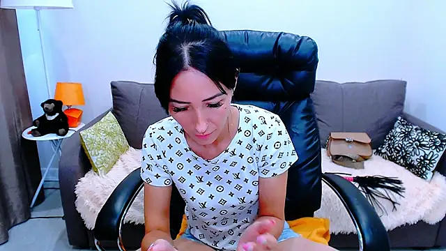 Chatroom XXX en direct de BURNING-BRUNETKA