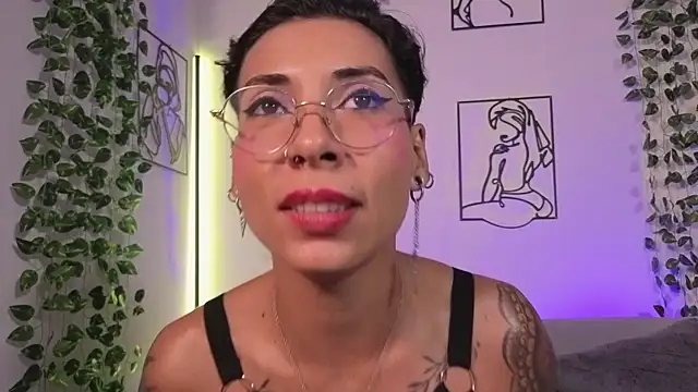 XXX chat uživo modela MiaMorgan_