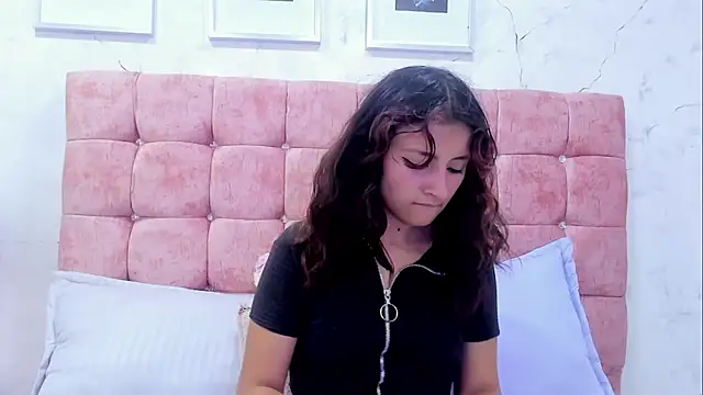 Chatroom XXX en direct de Vale_Rosse_