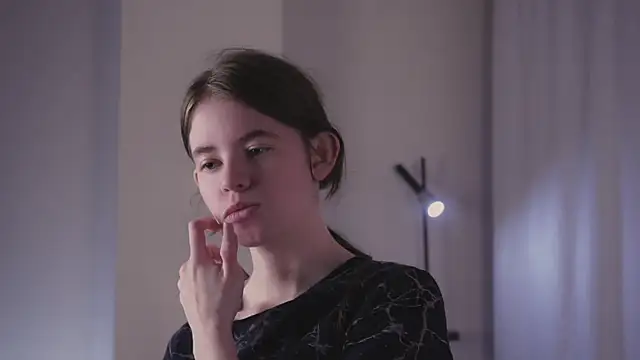NicolaDevis' Live XXX Chat