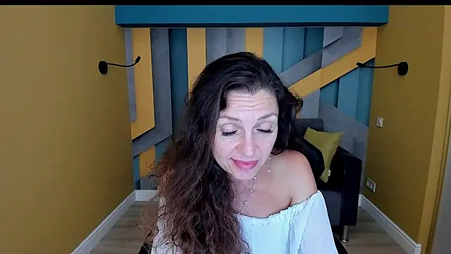 EllaLong Chat XXX in diretta