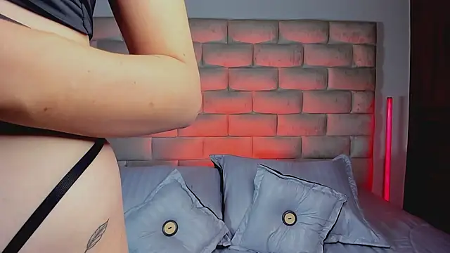 HollyGrey_ élő XXX-chatje