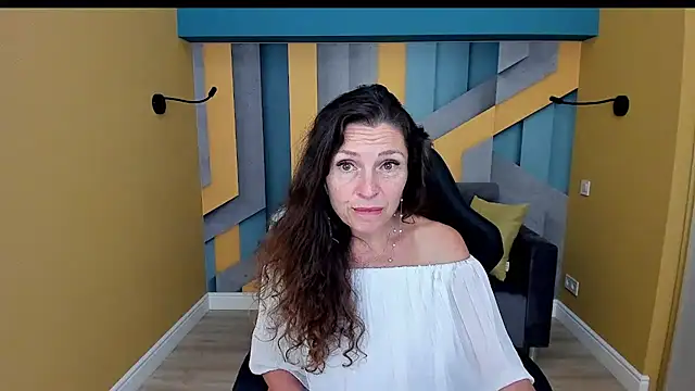 EllaLong's Live XXX Chat