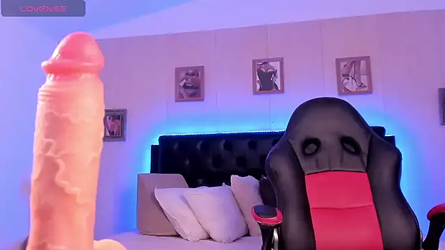 XXX chat uživo modela LolaVillalobos