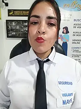 MAYE__13 – Naživo XXX chat