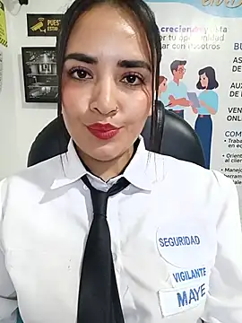 Chat +18 de MAYE__13 ao vivo