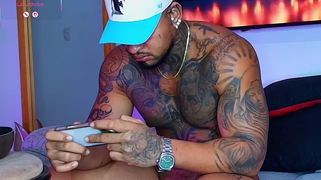 Chat +18 de zaiin_diesel ao vivo