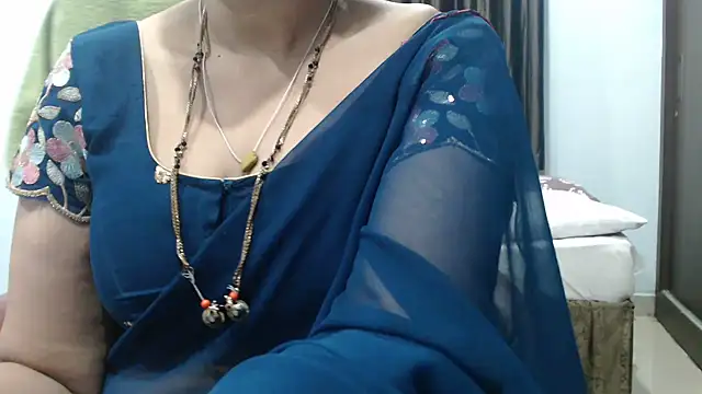 sunitha-3's Live XXX Chat