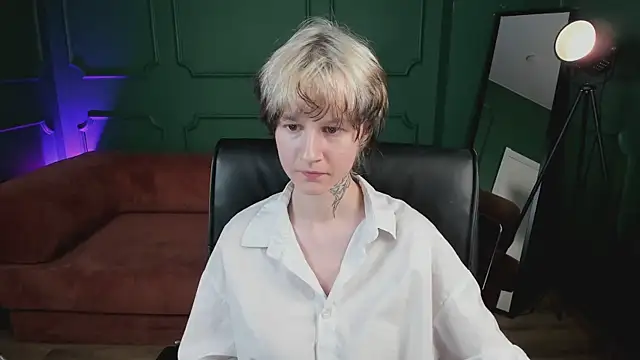 Senpai_Sins Chat XXX in diretta