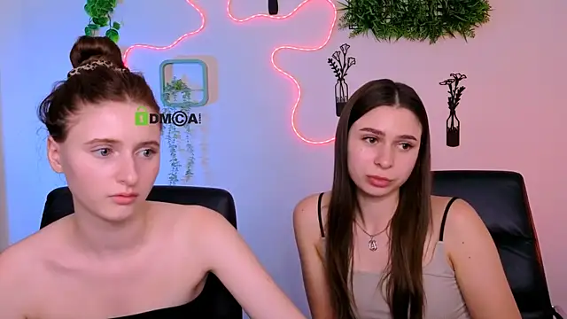 XXX chat uživo modela nekky_mouse
