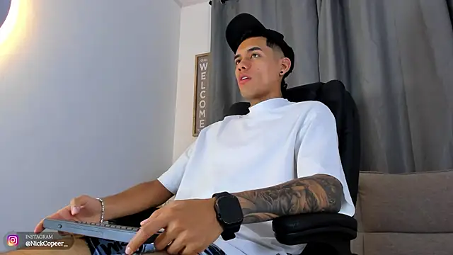 NickCopeer_ Live XXX Chat