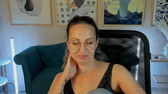 Chat XXX en directo de Charlotte_Hudson