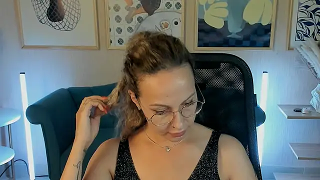 Charlotte_Hudson live XXX chat