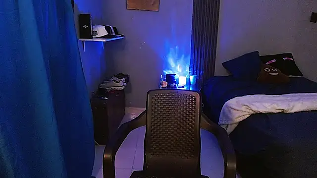 Онлайн чат XXX Mr_yisuzz