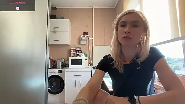 Chat +18 de AngelJeni ao vivo