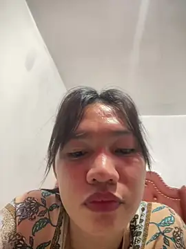 Redthai_SubhaのライブXXXチャット