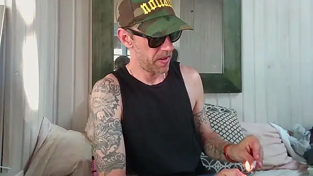 Stock-Holmesn Live XXX chat