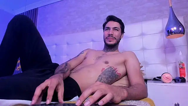 JacksonGreenn's Live XXX Chat