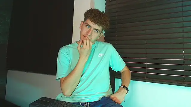 Tyler_McreyのライブXXXチャット