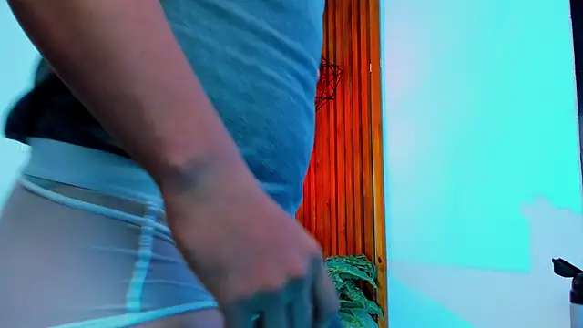 RomanCroftn Live XXX chat