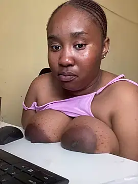 Chat XXX ao vivo de MeekyCurvyAss