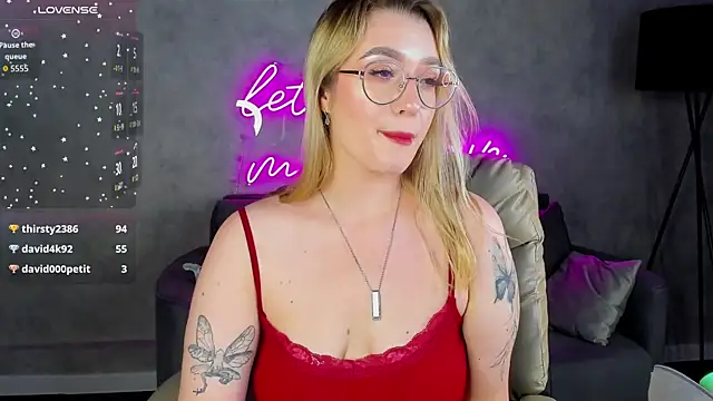 Chat +18 de Viickie_Nelsson ao vivo