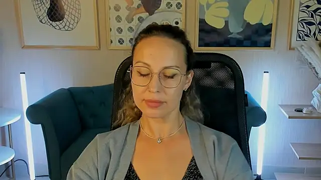 Chat +18 de Charlotte_Hudson ao vivo