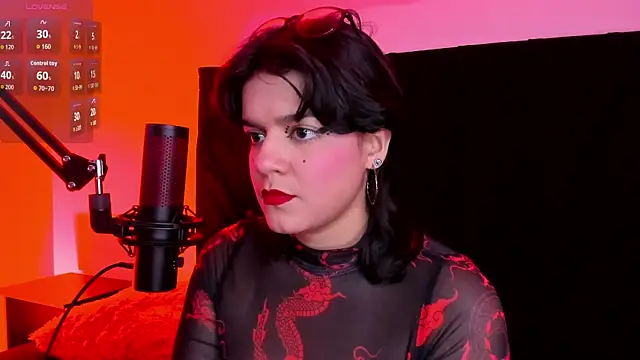 Chat +18 de Valeriekay__ ao vivo