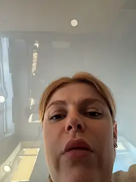 Chatroom XXX en direct de HarrietDart