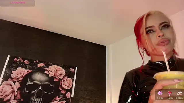 EvaaFoxxy1 Chat XXX live