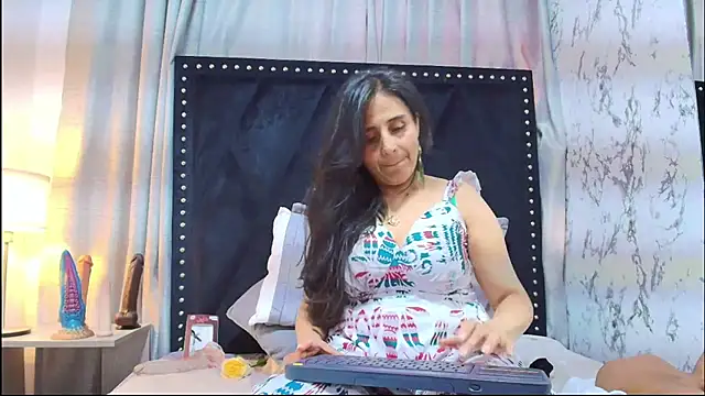 _Marcela__ Adlı Modelin Canlı XXX Sohbeti