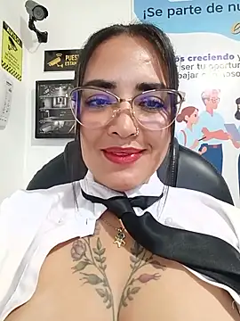 Chat XXX en directo de MAYE__13