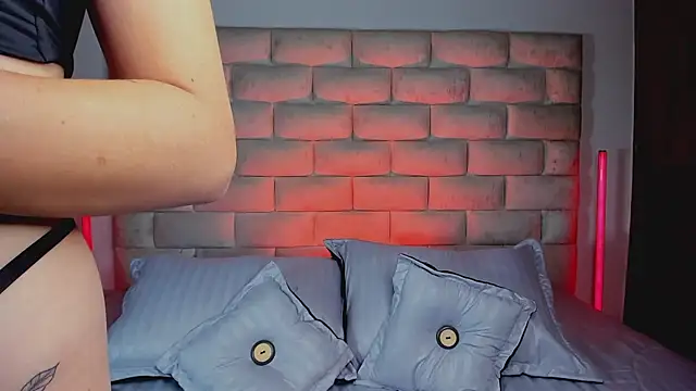 XXX chat uživo modela HollyGrey_