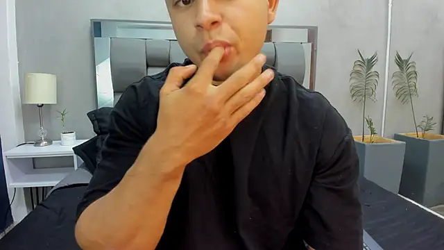 Chat +18 de Charlie___Musk ao vivo