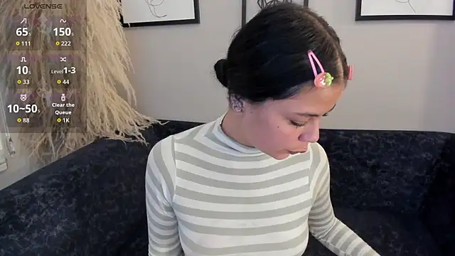 Kiki_Cam__'s Live XXX Chat